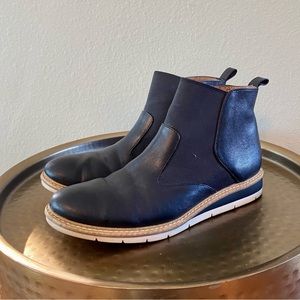 Adam Tucker by Me Too Alto black wedge ankle booties